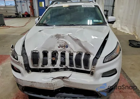 2017 Jeep Cherokee Latitude z USA, uszkodzony, nr VIN 1C4PJMCS3HW575668